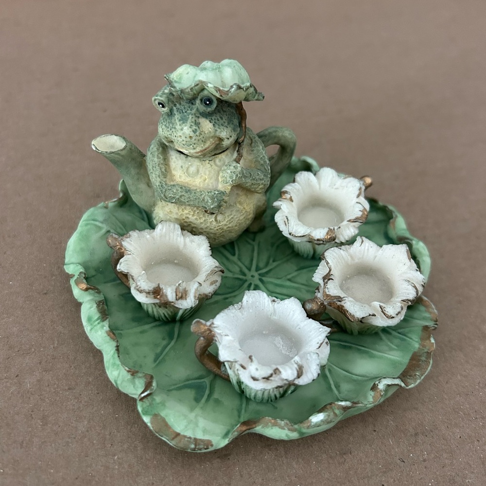 Frog on Lily Pad miniature tea set